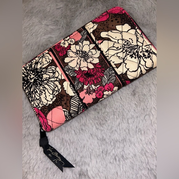 Vera Bradley Mocha Rose Accordion Wallet - DISCONTINUED Fall of 2011 - Picture 4 of 9